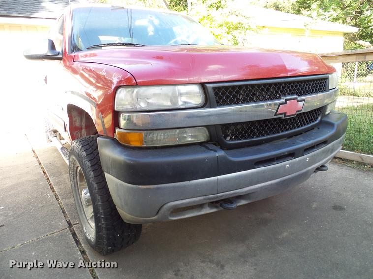 image for item DA6959 2001 Chevrolet Silverado 2500HD Crew Cab pickup truck