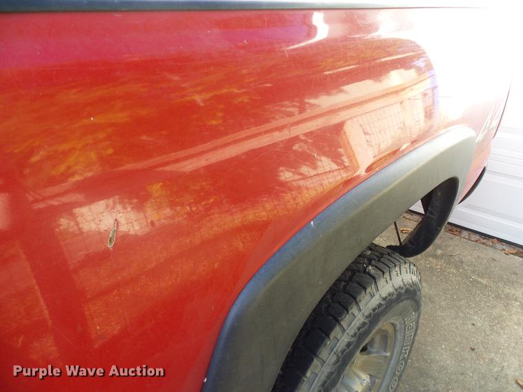 image for item DA6959 2001 Chevrolet Silverado 2500HD Crew Cab pickup truck