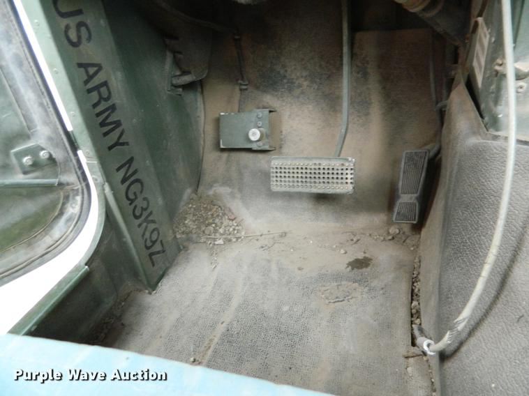 image for item DB1165 1990 Am General M998 Humvee pickup truck