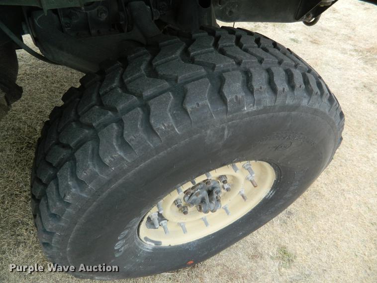 image for item DB1165 1990 Am General M998 Humvee pickup truck