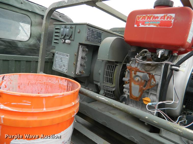 image for item DB1165 1990 Am General M998 Humvee pickup truck