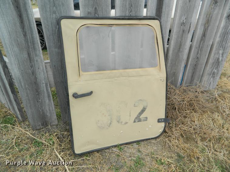 image for item DB1165 1990 Am General M998 Humvee pickup truck