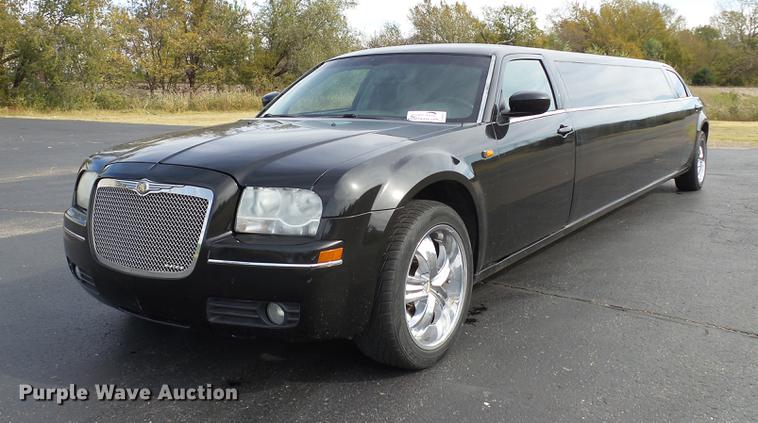 image for item DB5025 2007 Chrysler 300 Touring limousine