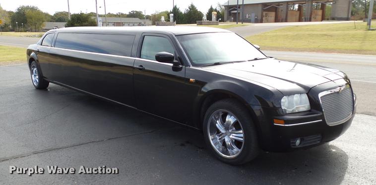 image for item DB5025 2007 Chrysler 300 Touring limousine