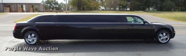 image for item DB5025 2007 Chrysler 300 Touring limousine