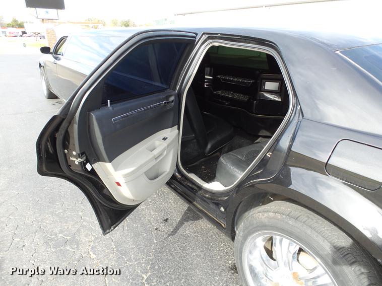 image for item DB5025 2007 Chrysler 300 Touring limousine