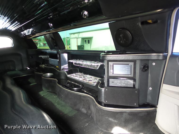 image for item DB5025 2007 Chrysler 300 Touring limousine