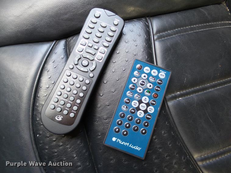 image for item DB5025 2007 Chrysler 300 Touring limousine