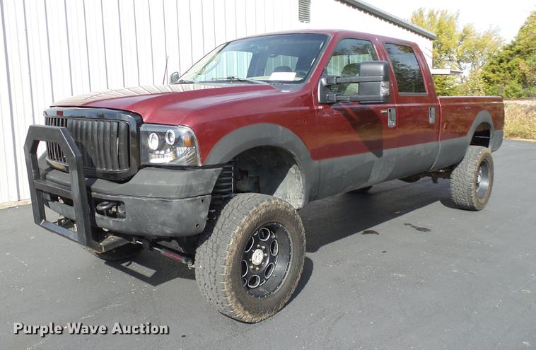 image for item DB5026 2006 Ford F250 Super Duty XLT Crew Cab pickup truck