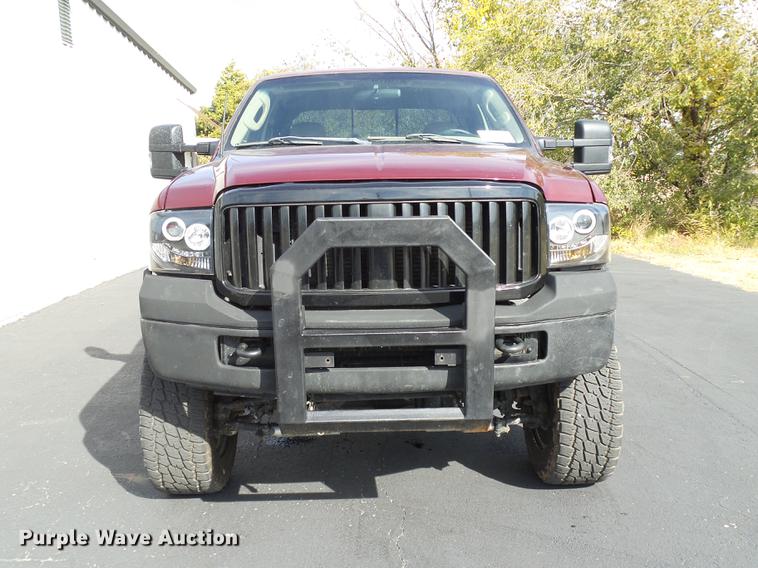 image for item DB5026 2006 Ford F250 Super Duty XLT Crew Cab pickup truck