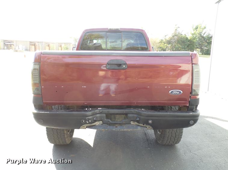 image for item DB5026 2006 Ford F250 Super Duty XLT Crew Cab pickup truck