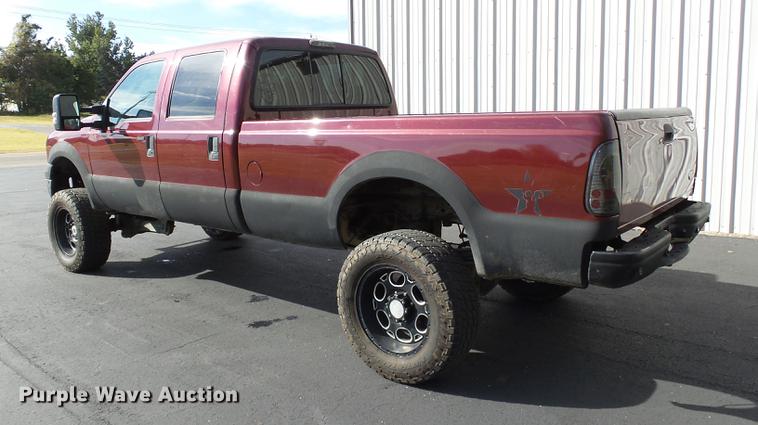 image for item DB5026 2006 Ford F250 Super Duty XLT Crew Cab pickup truck