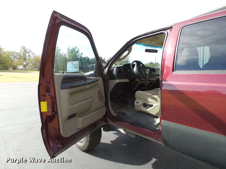 image for item DB5026 2006 Ford F250 Super Duty XLT Crew Cab pickup truck