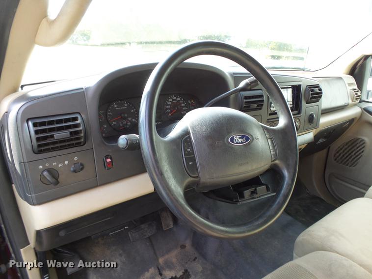 image for item DB5026 2006 Ford F250 Super Duty XLT Crew Cab pickup truck