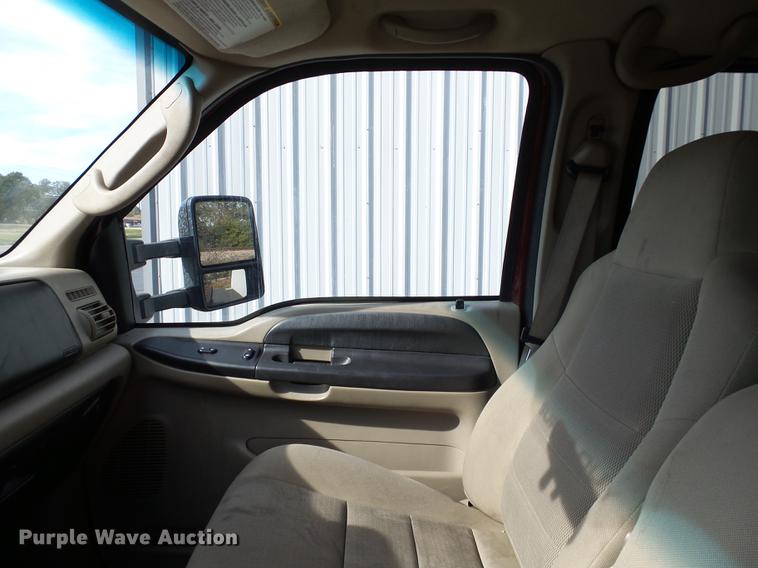 image for item DB5026 2006 Ford F250 Super Duty XLT Crew Cab pickup truck