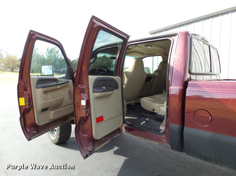 image for item DB5026 2006 Ford F250 Super Duty XLT Crew Cab pickup truck