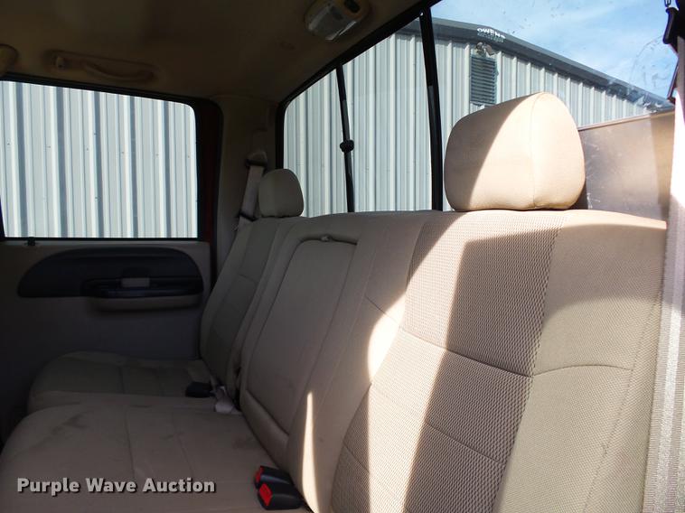 image for item DB5026 2006 Ford F250 Super Duty XLT Crew Cab pickup truck