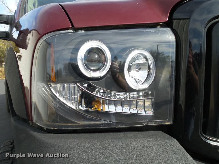 image for item DB5026 2006 Ford F250 Super Duty XLT Crew Cab pickup truck