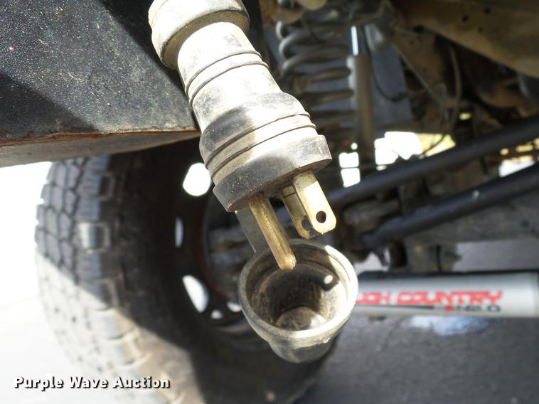 image for item DB5026 2006 Ford F250 Super Duty XLT Crew Cab pickup truck