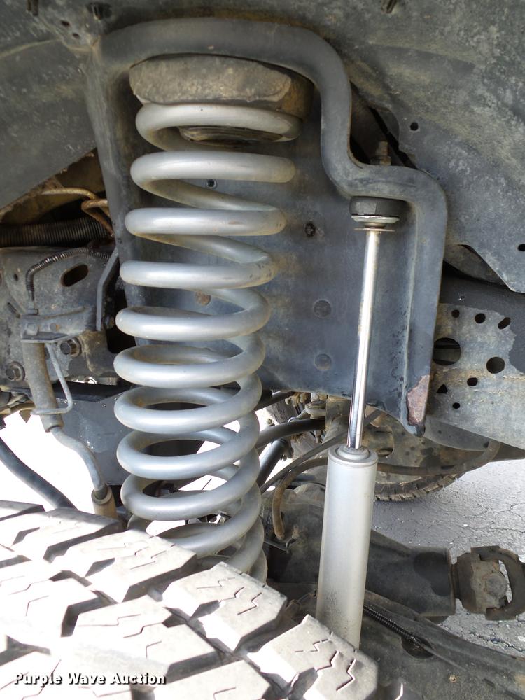 image for item DB5026 2006 Ford F250 Super Duty XLT Crew Cab pickup truck