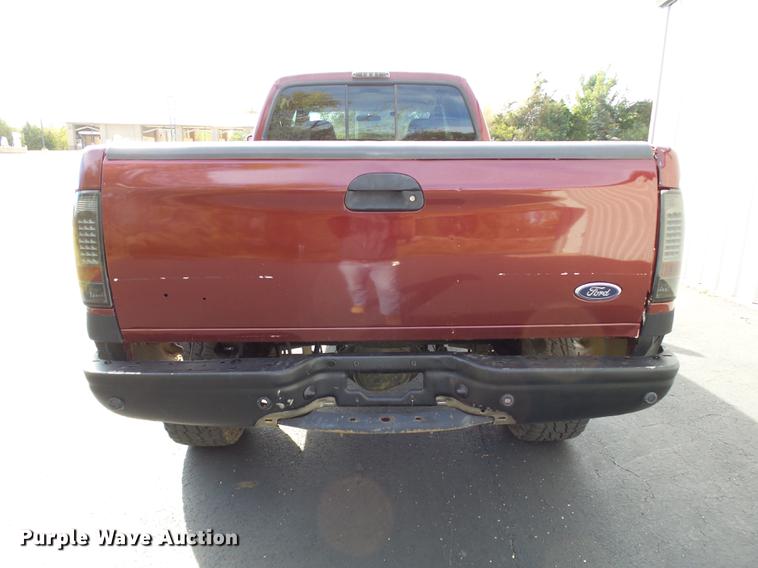 image for item DB5026 2006 Ford F250 Super Duty XLT Crew Cab pickup truck
