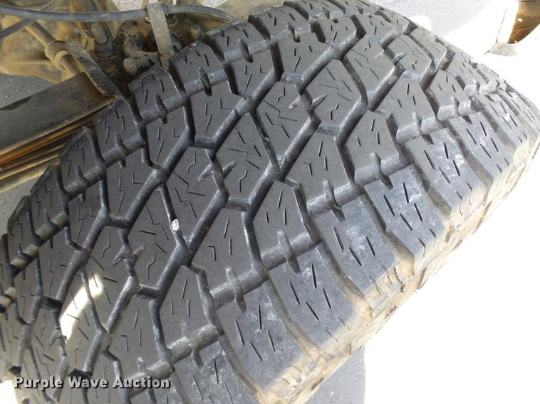 image for item DB5026 2006 Ford F250 Super Duty XLT Crew Cab pickup truck