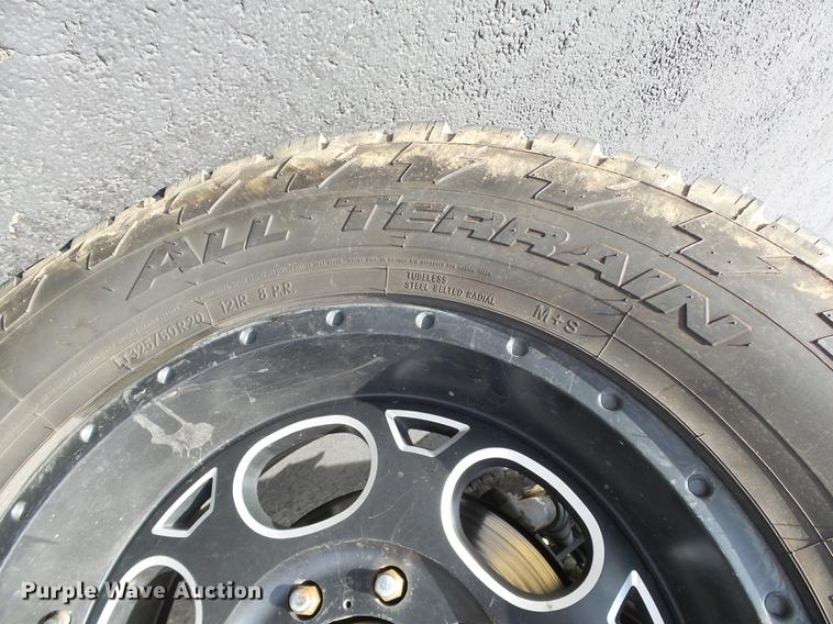 image for item DB5026 2006 Ford F250 Super Duty XLT Crew Cab pickup truck