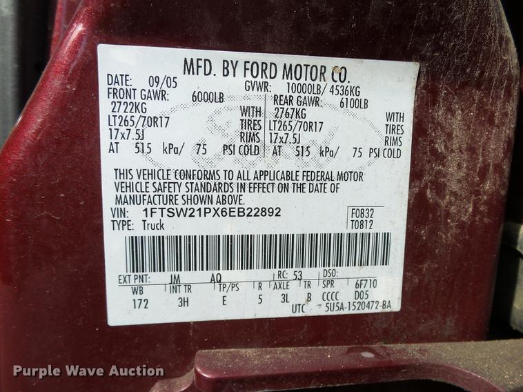 image for item DB5026 2006 Ford F250 Super Duty XLT Crew Cab pickup truck