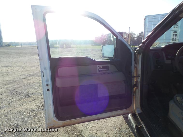 image for item DB6325 2010 Ford F150 XL SuperCab pickup truck