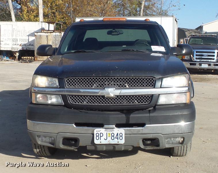 image for item DB6329 2003 Chevrolet Silverado 2500HD Crew Cab pickup truck