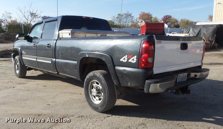 image for item DB6329 2003 Chevrolet Silverado 2500HD Crew Cab pickup truck