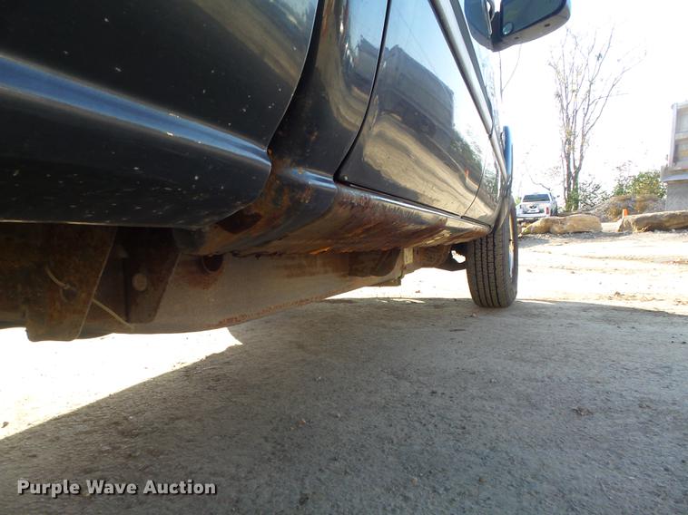 image for item DB6329 2003 Chevrolet Silverado 2500HD Crew Cab pickup truck