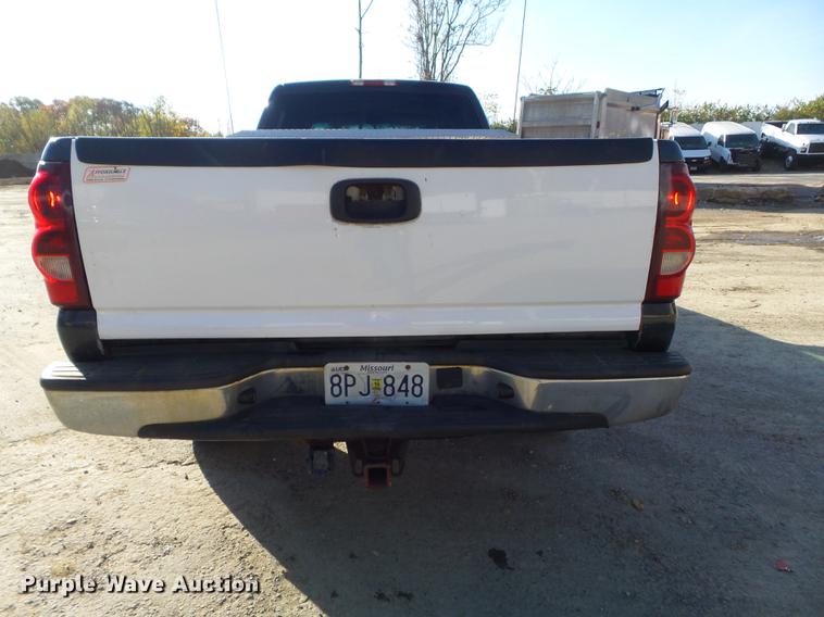 image for item DB6329 2003 Chevrolet Silverado 2500HD Crew Cab pickup truck