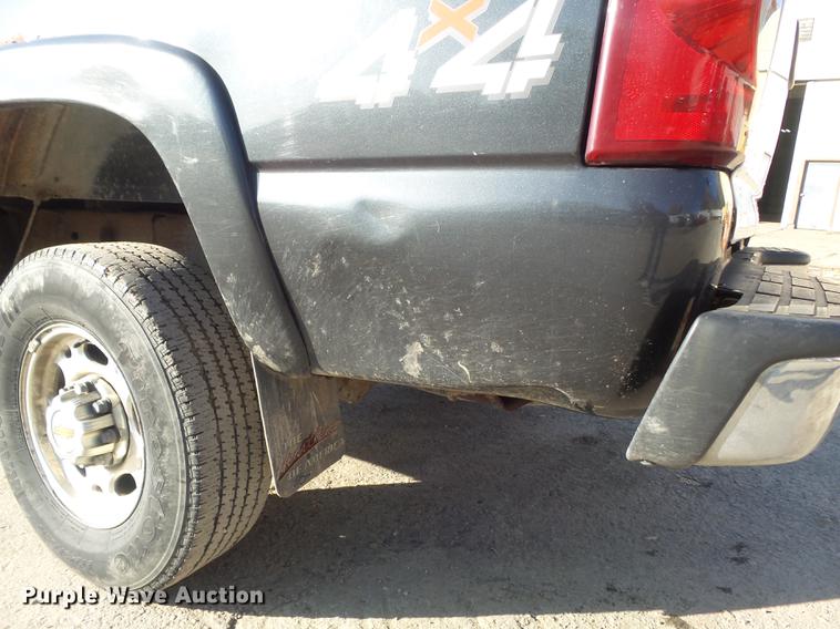 image for item DB6329 2003 Chevrolet Silverado 2500HD Crew Cab pickup truck