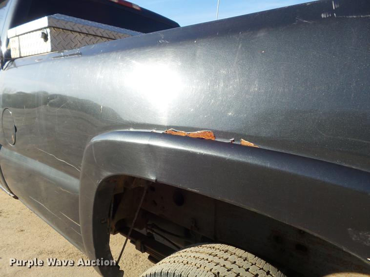 image for item DB6329 2003 Chevrolet Silverado 2500HD Crew Cab pickup truck