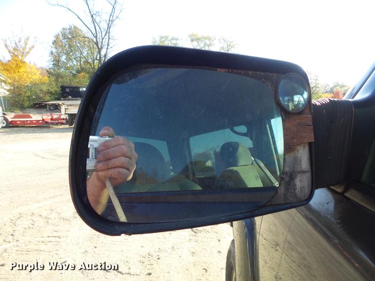 image for item DB6329 2003 Chevrolet Silverado 2500HD Crew Cab pickup truck