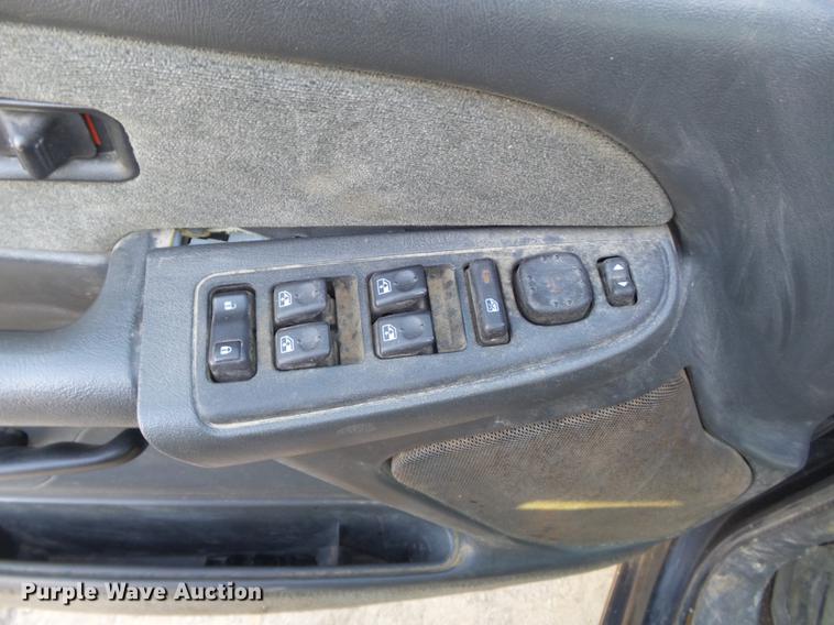 image for item DB6329 2003 Chevrolet Silverado 2500HD Crew Cab pickup truck