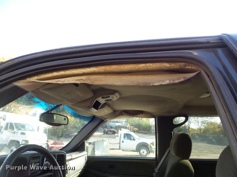 image for item DB6329 2003 Chevrolet Silverado 2500HD Crew Cab pickup truck