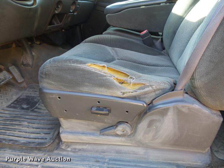 image for item DB6329 2003 Chevrolet Silverado 2500HD Crew Cab pickup truck