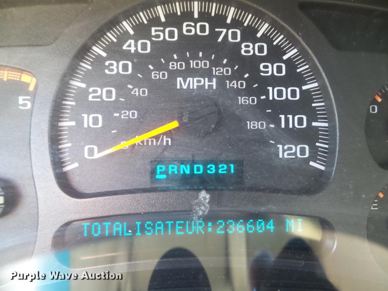 image for item DB6329 2003 Chevrolet Silverado 2500HD Crew Cab pickup truck