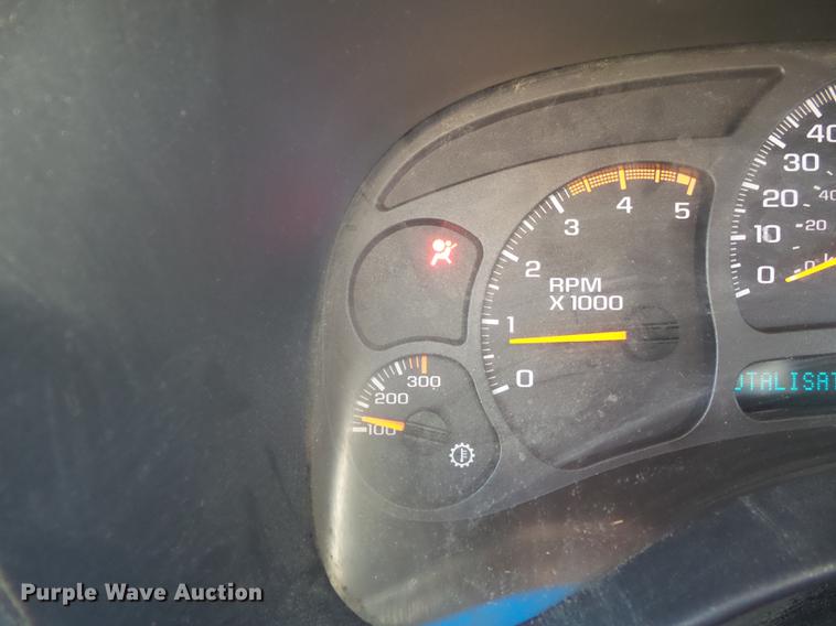 image for item DB6329 2003 Chevrolet Silverado 2500HD Crew Cab pickup truck