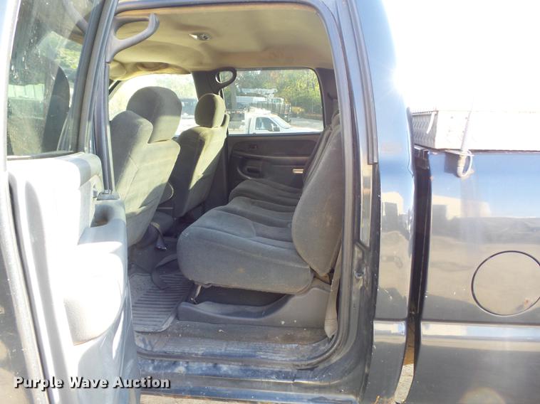 image for item DB6329 2003 Chevrolet Silverado 2500HD Crew Cab pickup truck