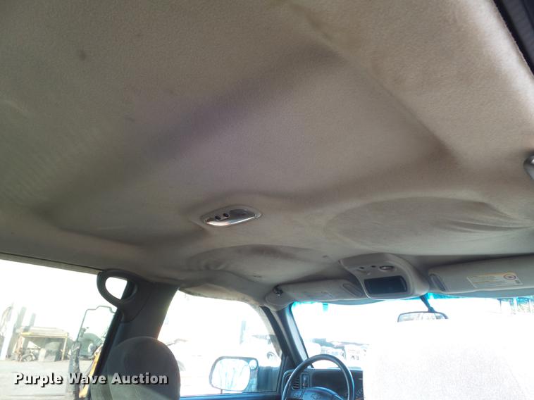 image for item DB6329 2003 Chevrolet Silverado 2500HD Crew Cab pickup truck