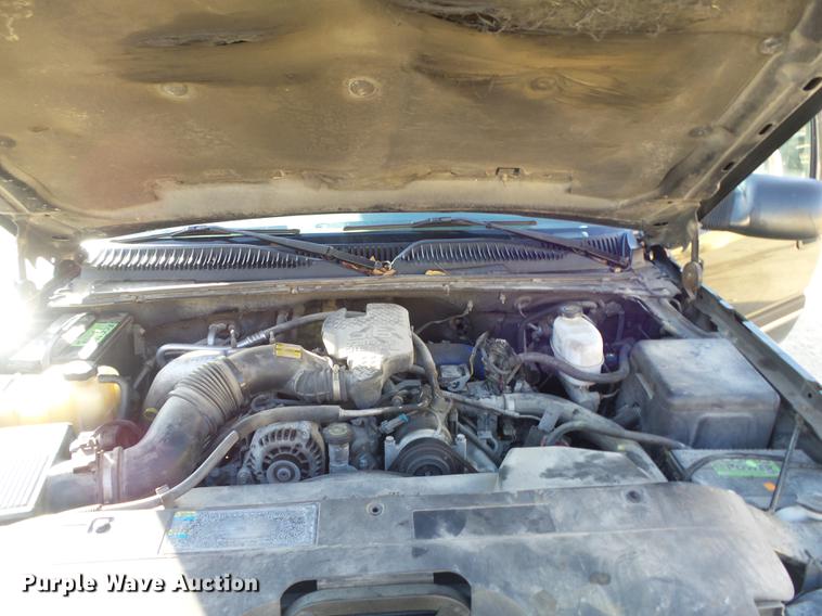 image for item DB6329 2003 Chevrolet Silverado 2500HD Crew Cab pickup truck