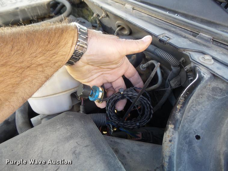 image for item DB6329 2003 Chevrolet Silverado 2500HD Crew Cab pickup truck