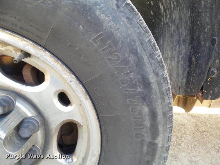 image for item DB6329 2003 Chevrolet Silverado 2500HD Crew Cab pickup truck