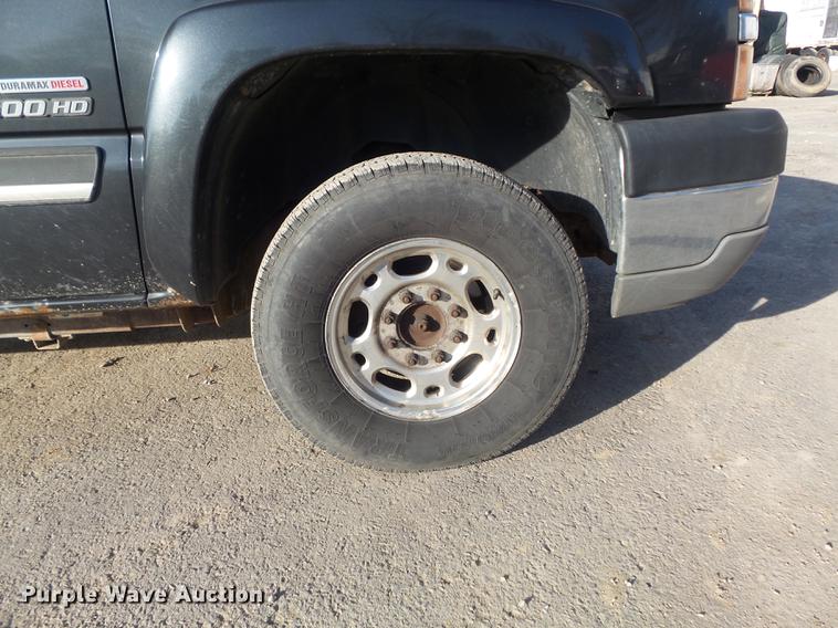 image for item DB6329 2003 Chevrolet Silverado 2500HD Crew Cab pickup truck