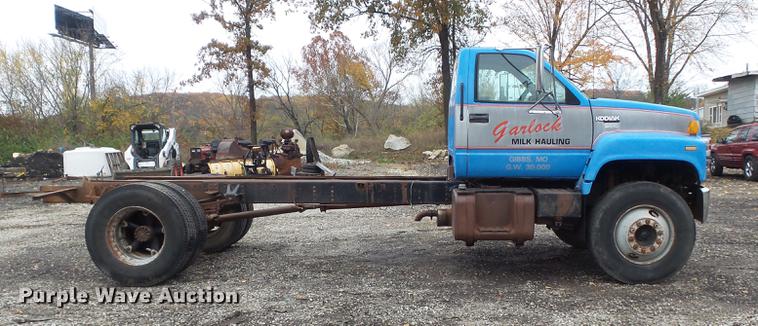 image for item DB6338 1993 Chevrolet Kodiak truck cab and chassis