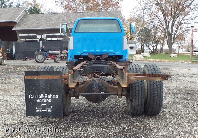 image for item DB6338 1993 Chevrolet Kodiak truck cab and chassis