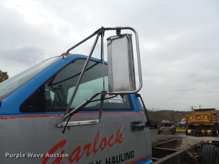 image for item DB6338 1993 Chevrolet Kodiak truck cab and chassis